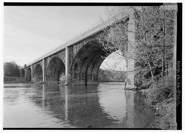 2. Perspective view of south face, looking NNW from east bank of Juniata River. - Pennsylvania Railroad, Mount Union Bridge, Spanning Juniata River