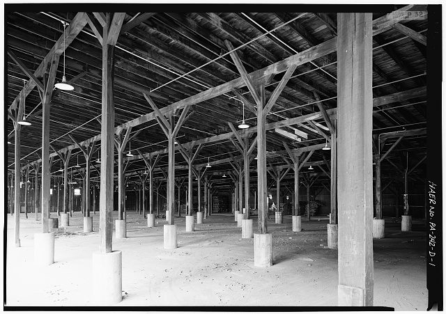 1. GENERAL INTERIOR VIEW OF PACKING SHED, NO. 1 WORKS - Harbison-Walker Refractories Company, Packing Shed