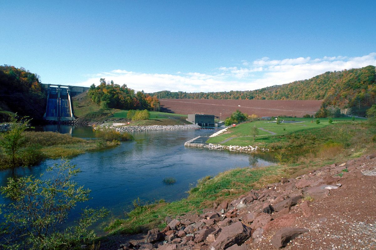 The Raystown Dam and spillway.