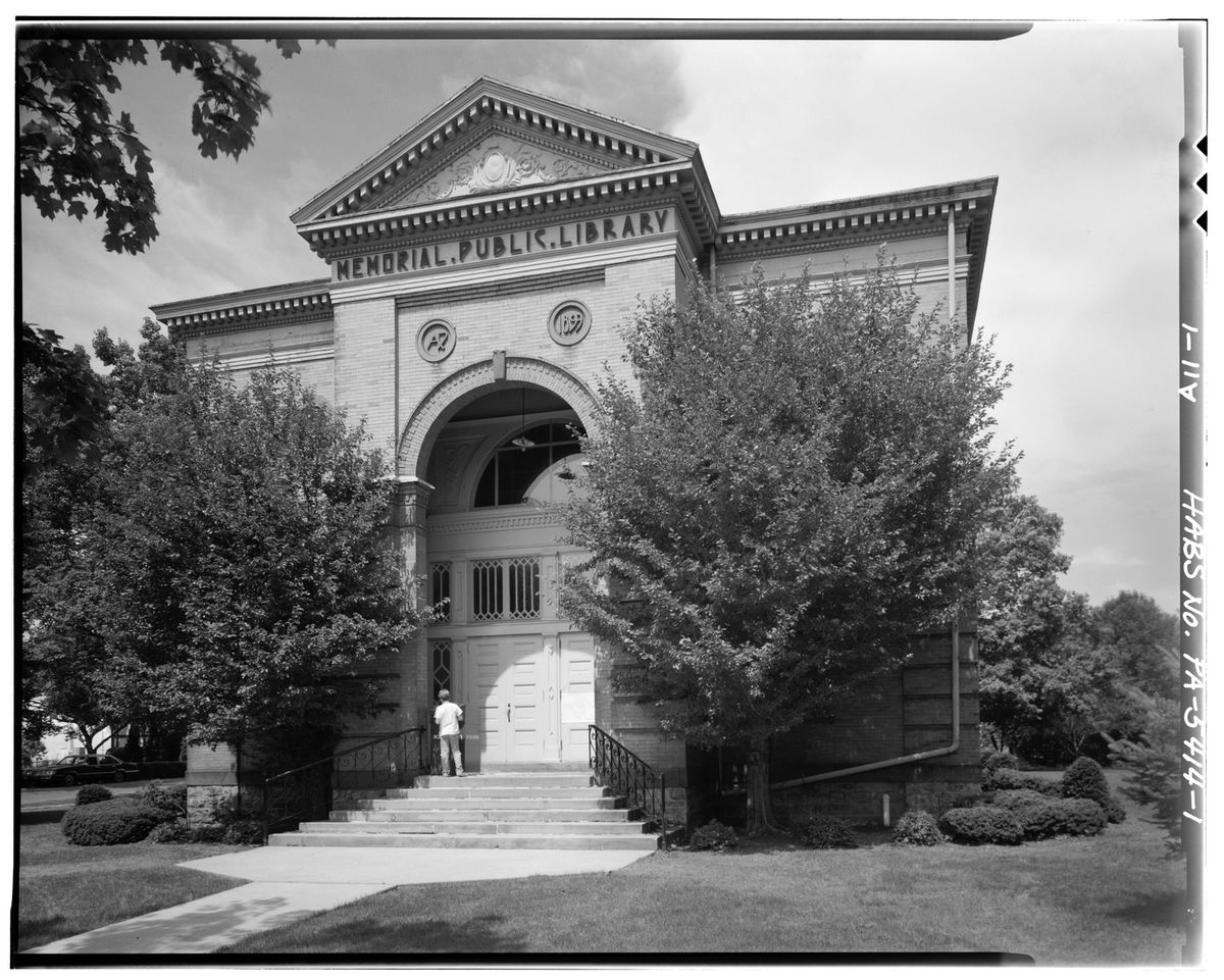 Southwest/front side looking northeast - Alexandria Memorial Public Library, Hartslog & Main Streets, Alexandria, Huntingdon County, PA