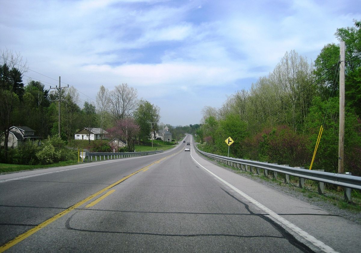 northbound U.S. Route 522 in Cromwell Township, Pennsylvania. Photo taken looking north-northeast between Starr Farm and Covered Bridge Road.